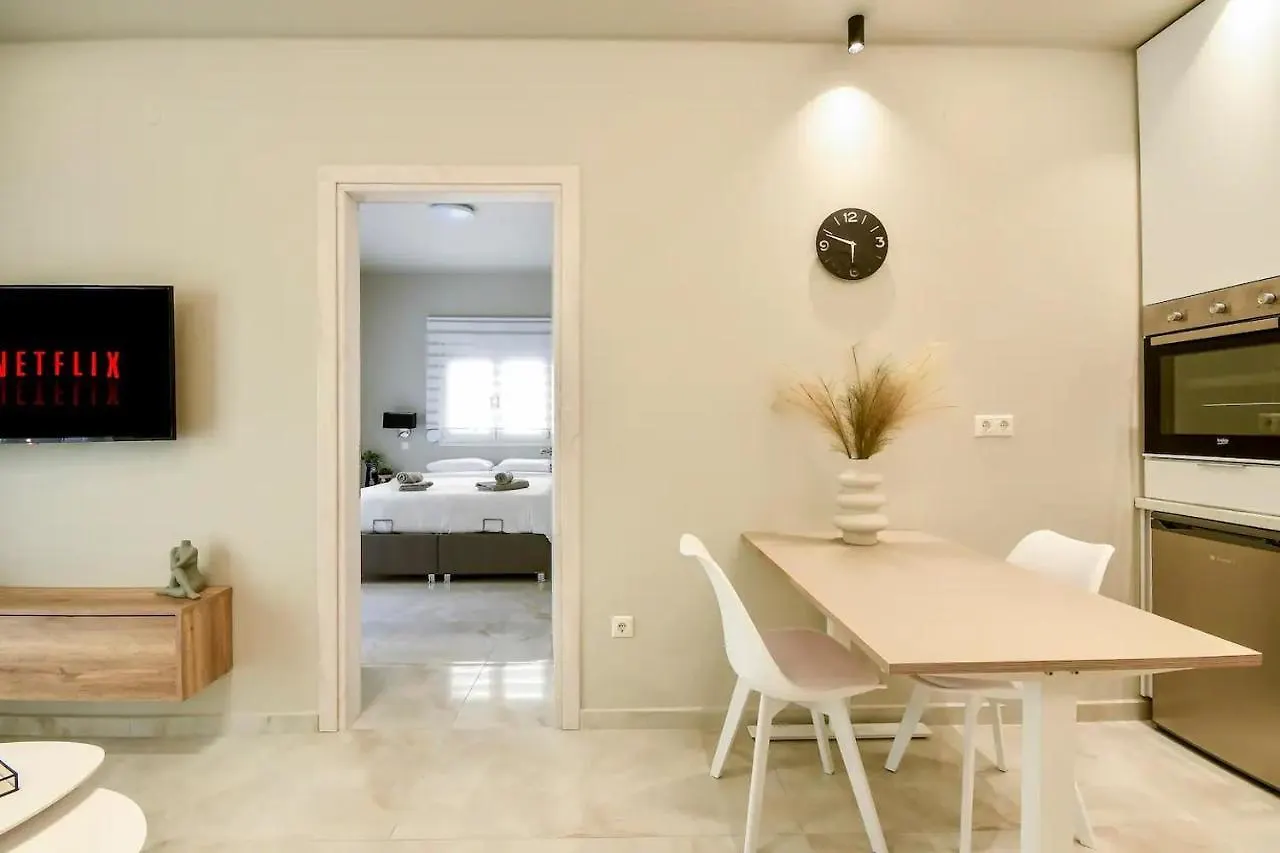 Danae Luxurious Suite #Tifhelexpo Thessaloniki 0*,  Greece